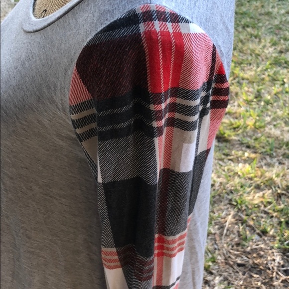 Gray and red plaid - Picture 3 of 6
